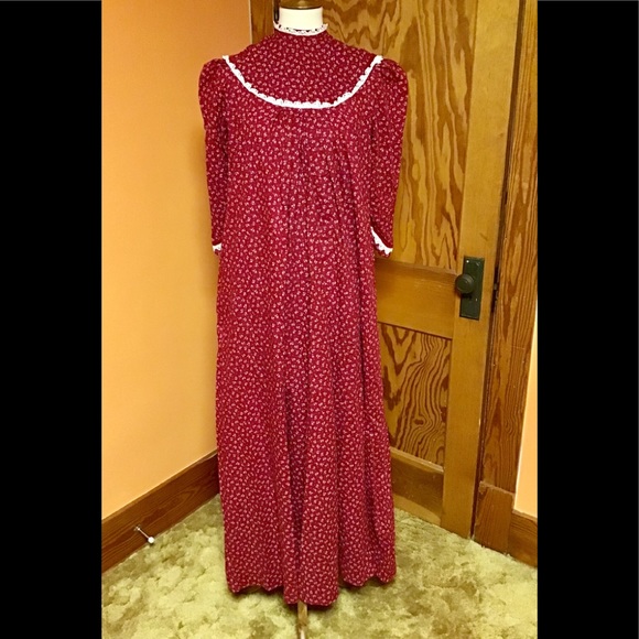Vintage Dresses & Skirts - Vintage 70s prairie floral long retro red dress